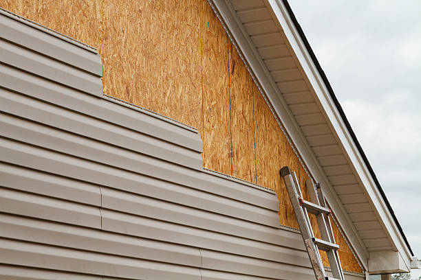 24/7 Emergency Storm Damage Siding Repair experts in Huntington, IN